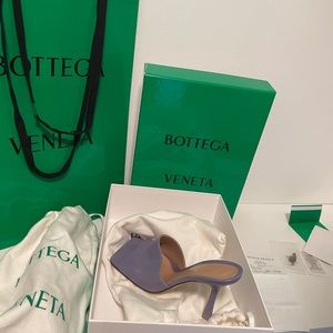 PERFECT CONDITION Brand New Bottega Veneta Stretch Square Toe Lavender Size 38